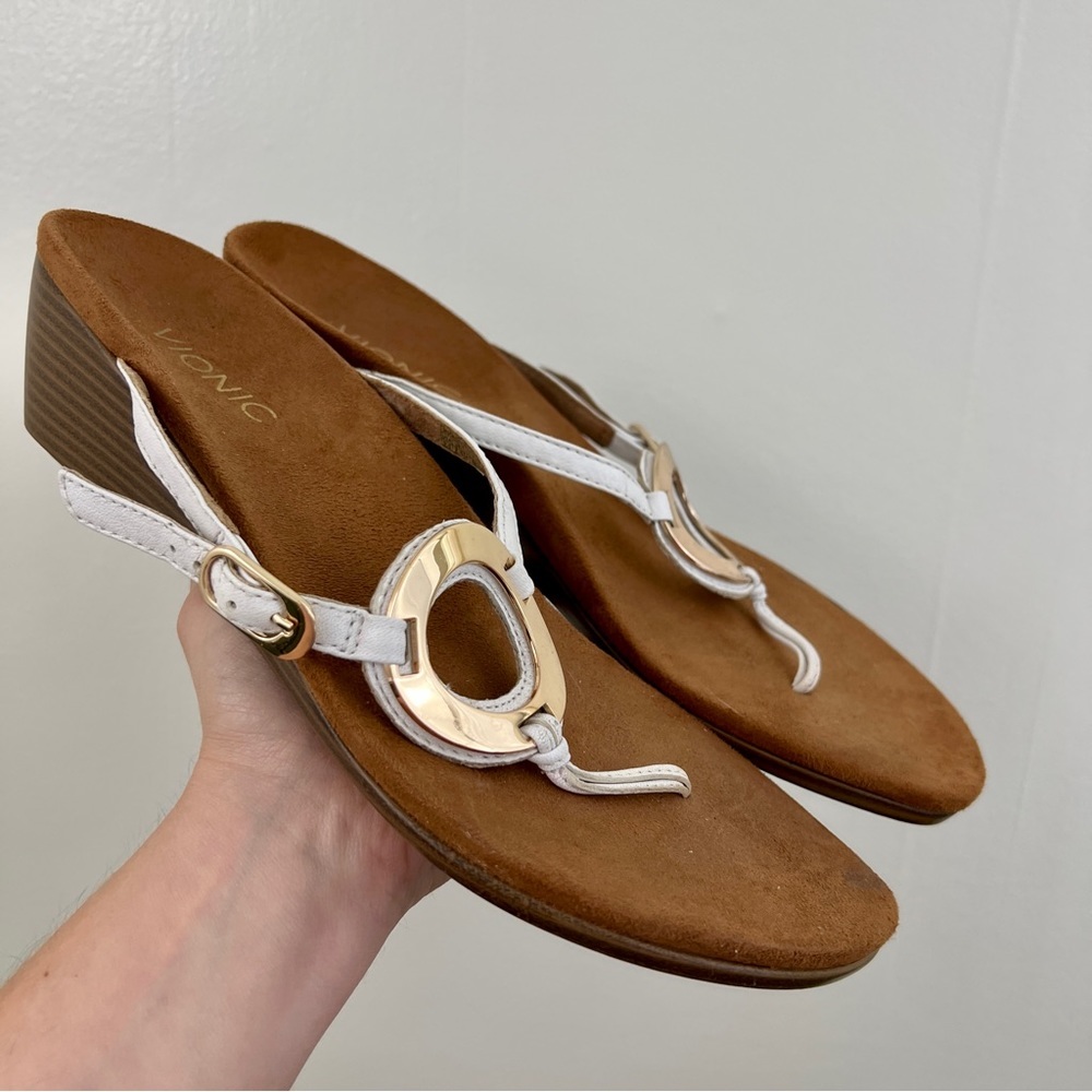 Vionic Orchid Sandal Low Wedge Thong Sandal Size 9.5 Slip On